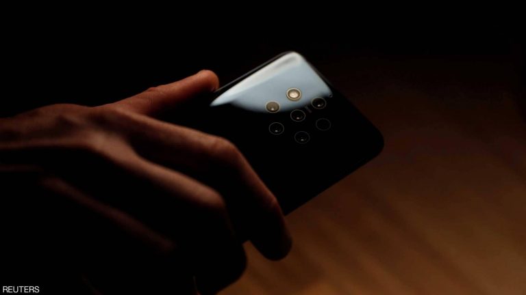 “نوكيا” تكشف عن أول هاتف في العالم بـ5 كاميرات