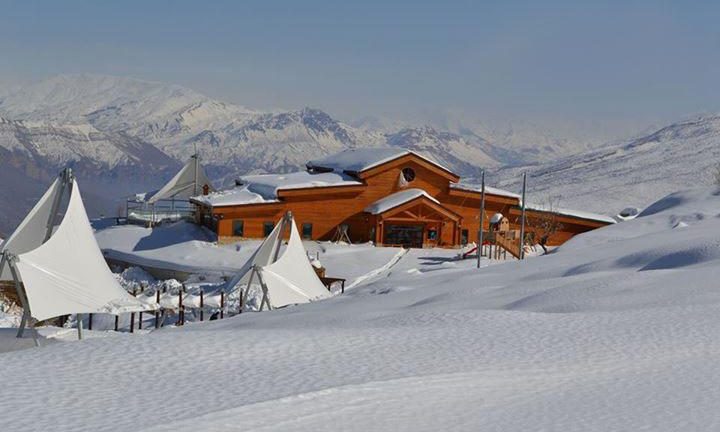 Tourists Visit Kurdistan’s Korek Mountain, As Snow Covers it White