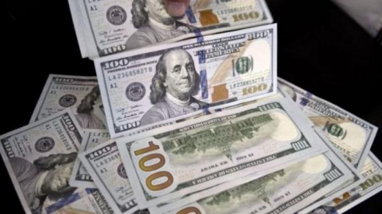 الدولار يرتفع بشكل ملحوظ نتيجة الأحداث السياسية بين “امريكا-العراق”
