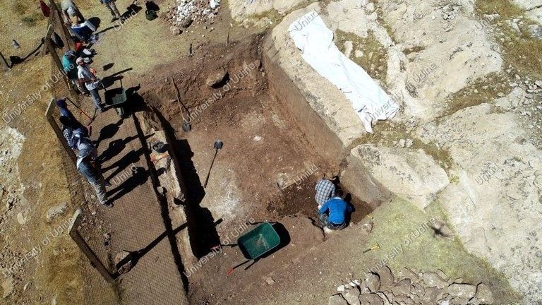 بالصور.. بعثة ايطالية تكتشف آثار كبيرة في محافظة دهوك
